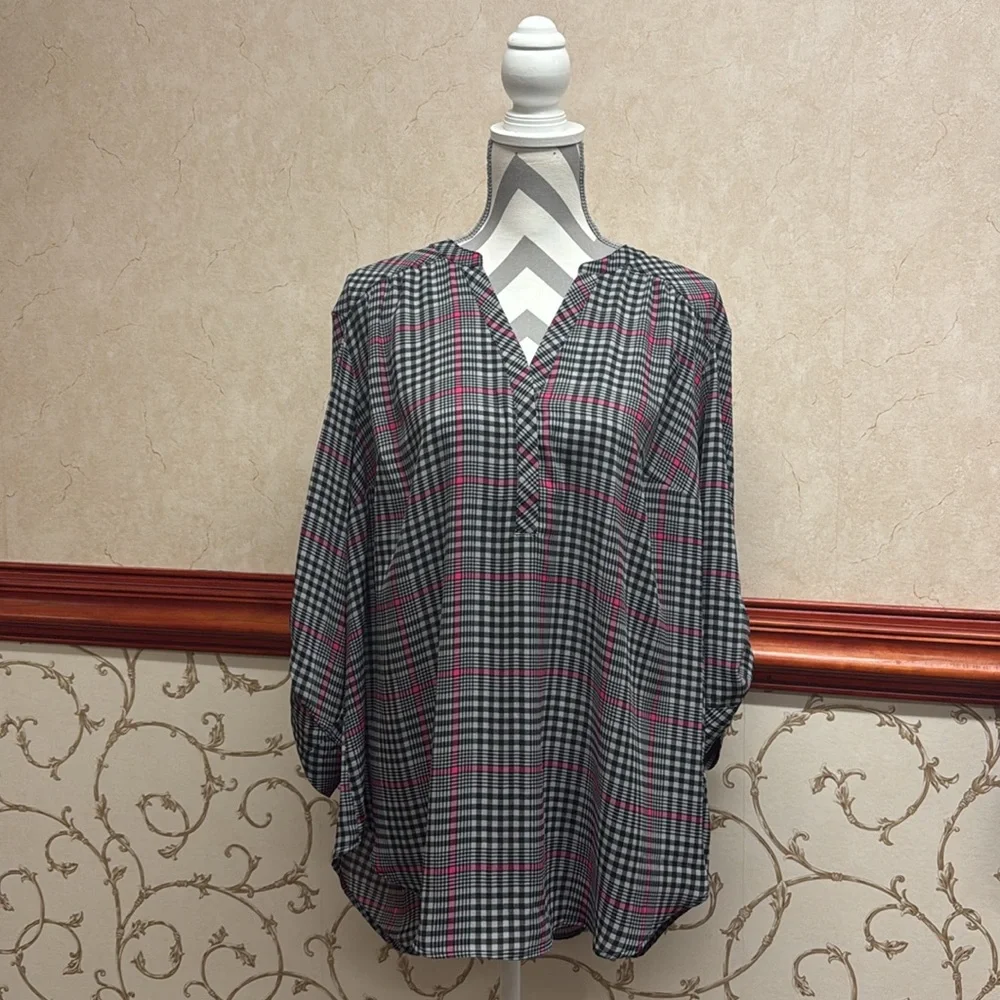 Torrid: Harper Georgette Pullover 3/4 Sleeve - Picture 6 of 14